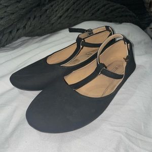 Women’s black suede flats size 8